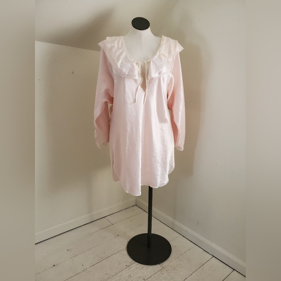 50s 60s Vintage ILGWU Powder Puff Pink Satin & Lace Flat Collar Nightgown - Picture 3 of 10